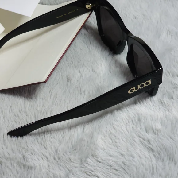 **Authentic**Gucci Butterfly Frame Sunglasses - Picture 7 of 12